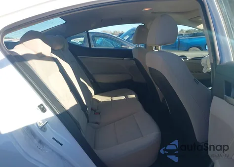 2018 Hyundai Elantra Value Edition z USA, uszkodzony, nr VIN 5NPD84LF7JH341899